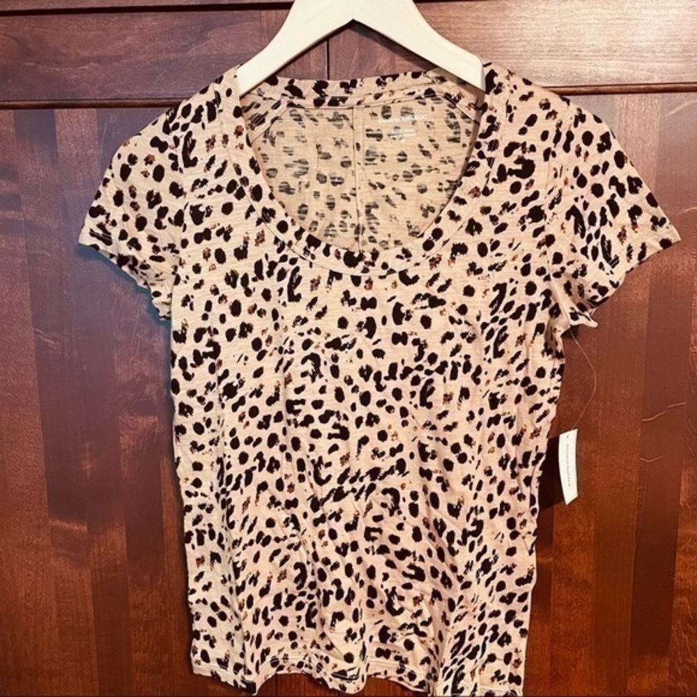 Banana Republic Animal Print Scooped Neck Slub T Shirt Item#TA2